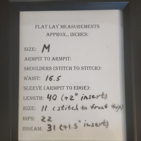 EUC Womens Mountain Hardwear dryQ elite 211 OL4428 ski pants Sz M - 1" hole edge - Picture 14 of 14